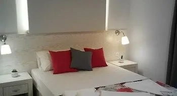 Hotel Attalos & 3*