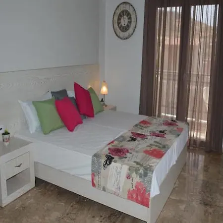 Hotel Attalos & 3*
